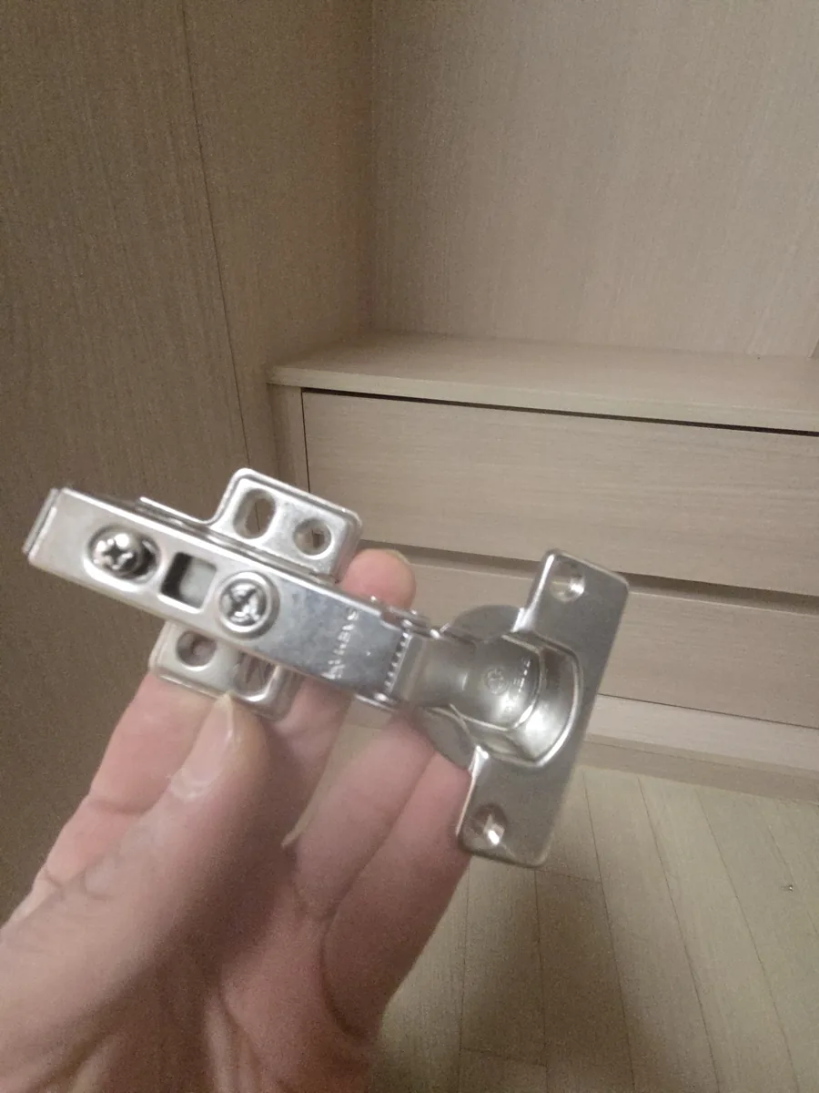 경첩 교체 완료